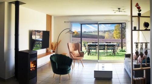 Savasse Villa | Havre de Paix et Lavandes - Très Calme - Salle de jeux - Jacuzzi Chauffé - Idéalement placée - Aucun vis à vis