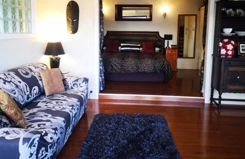 Tryphena Cottage | Hawaiki cottage - Fantasy Island