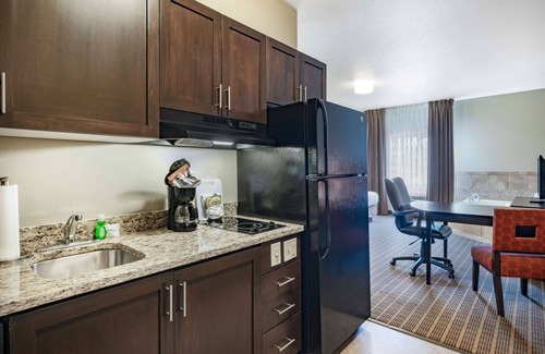 Dickinson Hotel | Hawthorn Extended Stay by Wyndham Dickinson