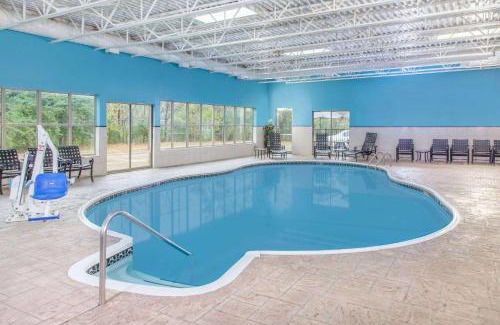 Bloomington Hotel | Hawthorn Extended Stay by Wyndham Bloomington