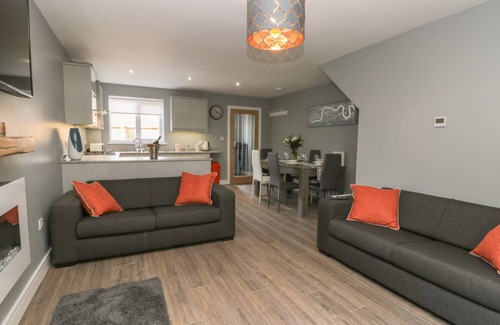 Ruswarp Cottage | HAWTHORN, pet friendly, country holiday cottage in Whitby
