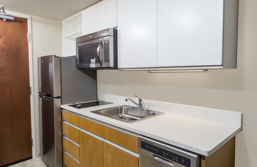 Triadelphia Hotel | Hawthorn Suites by Wyndham Wheeling at the Highlands