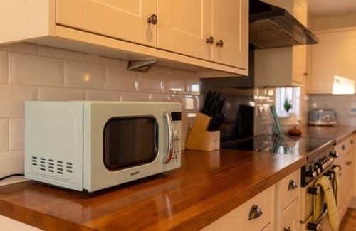 Christchurch House | Hawthorne Traditional Farmhouse