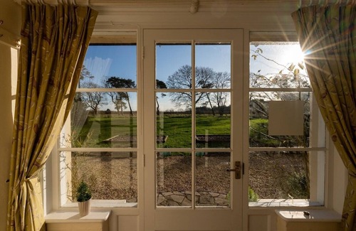 Christchurch House | Hawthorne Traditional Farmhouse