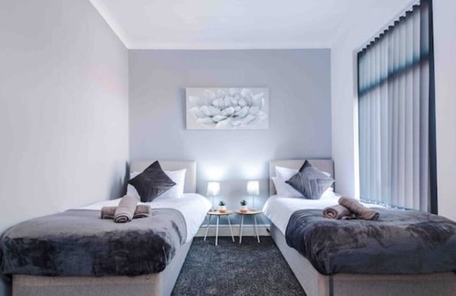 Golborne House | Haydock Gold By Primestay
