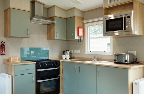 Hayling Island House | HayIing Island Holiday Park Silver 3 Bed Caravan G006