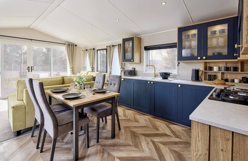 Hayling Island House | Hayling Island 2 Bed Hot Tub Caravan SM20
