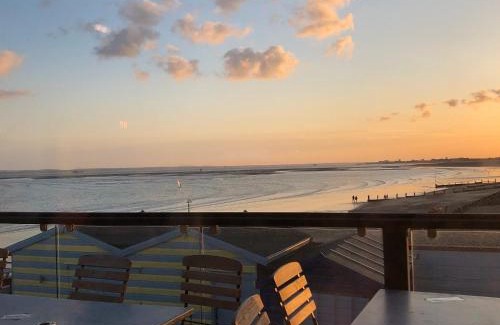 Hayling Island House | Hayling Island Holiday Park Holiday Home Sleeps 4