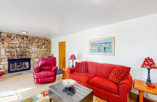 Nipomo House | Hazel Eyes