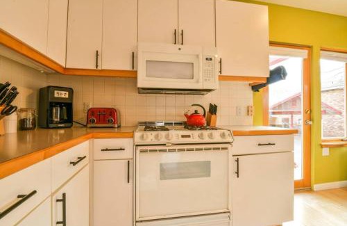 Moab Apartment | Hazel @ Stella Ruby Cottages - Steps to Downtown!