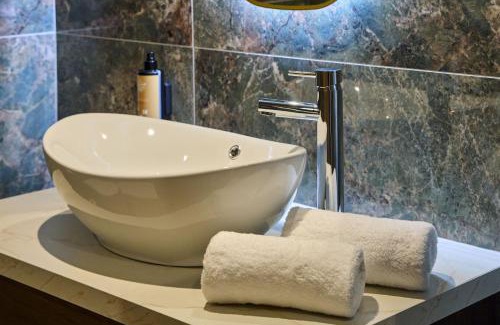 Bunclody Hotel | Hazel Tree Lodge Bunclody