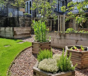 Thurstonland House | Hazeldene Cottage