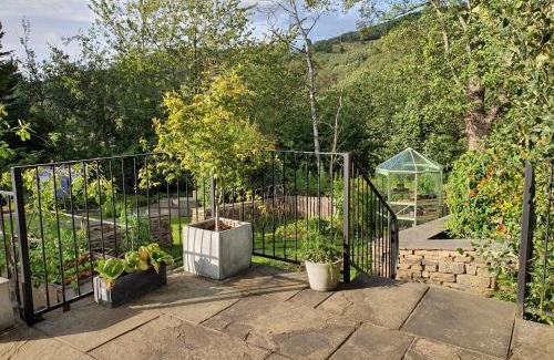 Thurstonland House | Hazeldene Cottage