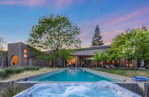 Healdsburg Villa | Healdsburg exclusive - Golden Retreat