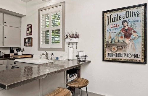 Healdsburg Cottage | Healdsburg Plaza Gem | A Wine Country Escape