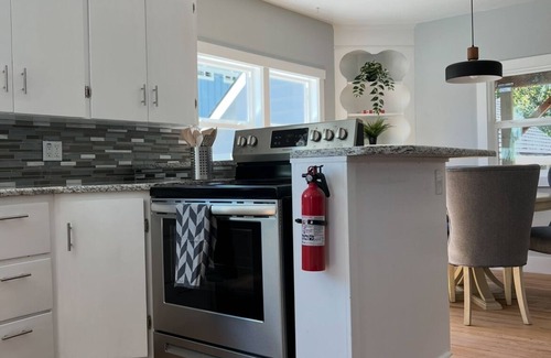 Southeast Boise House | Heart of Boise-Close to St. Luke's-Charming 2 bedroom-Fully furnished/utilities