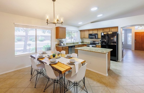 Las Casitas del Sur House | Heart of Chandler! Game/Poker Room. Super Corner Lot. Short or Long Term Welcome.