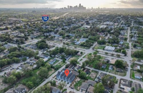 Northside House | Heart of Houston - Modern 3BD Open-Concept