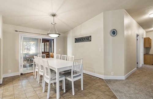 Kuna House | Heart of Kuna Backyard King Parking Smart TV