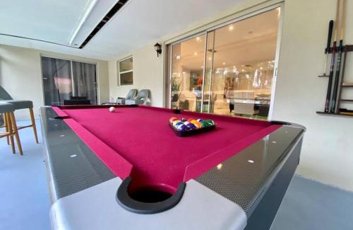 North Miami House | Heart of Miami Luxury Home 4BR Pool 5 Min Beach