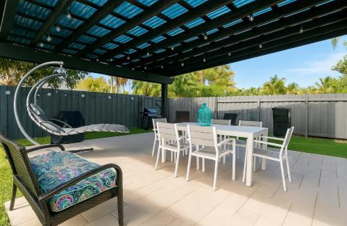 North Miami House | Heart of Miami Luxury Home 4BR Pool 5 Min Beach
