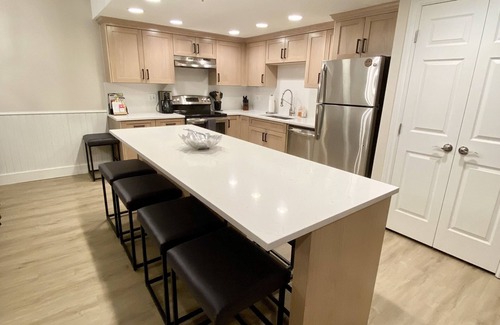 Downtown Park City Condo | Heart Of Old Town Renovated 3-Bdrm Walk To Everything Main St Town Lift HOT TUB!