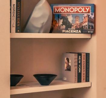 Centro Storico Apartment | Heart of Piacenza Luxury Apt, 100m Piazza Cavalli