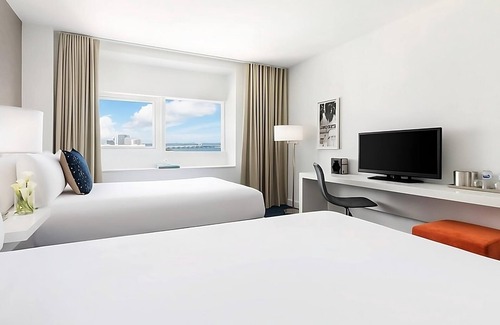Downtown Miami Hotel | Heart of the City! 2 Great Units, an Visit Marlins Park