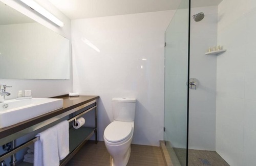 Downtown Miami Hotel | Heart of the City! 2 Great Units, an Visit Marlins Park