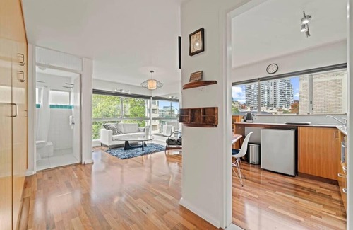 Potts Point Apartment | Heart Of The City Minutes from Macleay Street