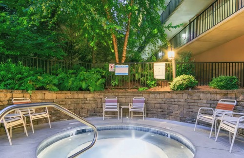 Gatlinburg Resort | Heart of the Smoky Mountains! 1 BD/1BA Resort in Gatlinburg!