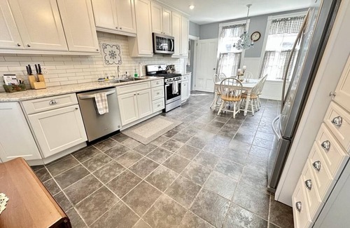 Cape May House | Heart of Town! Close to the beach and perfect for large families!