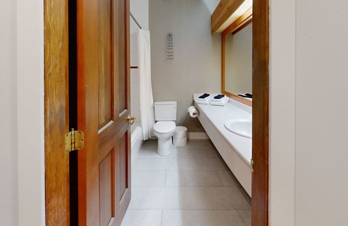 Sun Peaks Hotel | Hearthstone Lodge #213