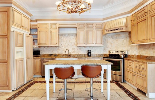 Beach Institute House | Heated Pool Access | 5*Clean | Flex Cancelation