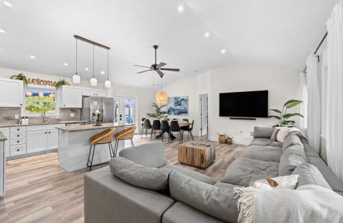 River District House | Heated Pool, Arcade, 2 Kings, 75 Tv, Near Ami-img