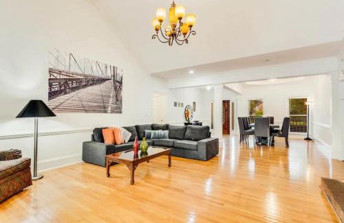 Conyers House | Heated Pool ATL 5BR Modern Sanctuary