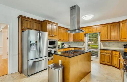 Conyers House | Heated Pool ATL 5BR Modern Sanctuary