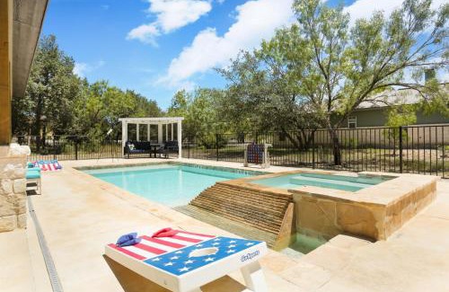 Sabinal House | Heated pool Hot Tub Golf Cart Arcade Two Kitchens