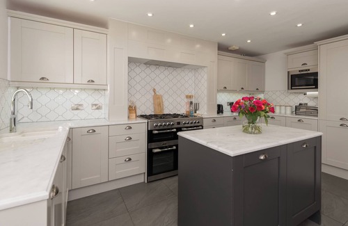 Broadstairs House | Heated Pool in Spacious Family Friendly Luxury