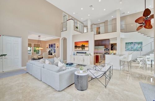 Lauderdale Beach Villa | Heated Pool ~ King Beds ~ Putting Green ~ Grill