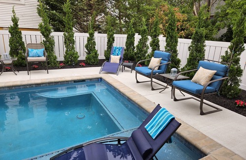 Avalon House | HEATED POOL! OPEN EARLY APRIL! Cabana! Dine Outside! 1.5 BLOCKS 2 BEACH & TOWN