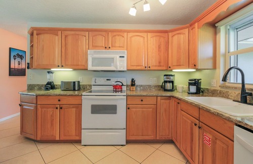 Cocoa Beach House | Heated Pool-Tiki Hut-Game Room-Walk to Beach