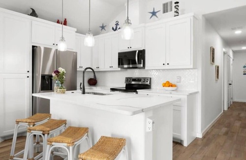 Port Aransas House | Heated Private Pool! - The Green Casita