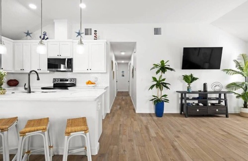 Port Aransas House | Heated Private Pool! - The Green Casita