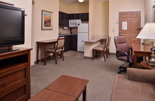 Central Oklahoma City Condo | Heated Saltwater Pool. Hot Tub. Free Breakfast Buffet Daily.