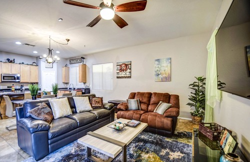 Bel Fleur House | HEATED SPA/POOL!, golf, casino, internet, work from home.