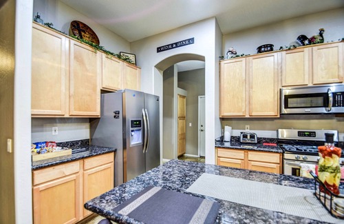 Bel Fleur House | HEATED SPA/POOL!, golf, casino, internet, work from home.