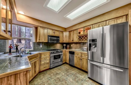 South Lake Tahoe House | Heavenly Mountain Gem - Pets, Hot Tub