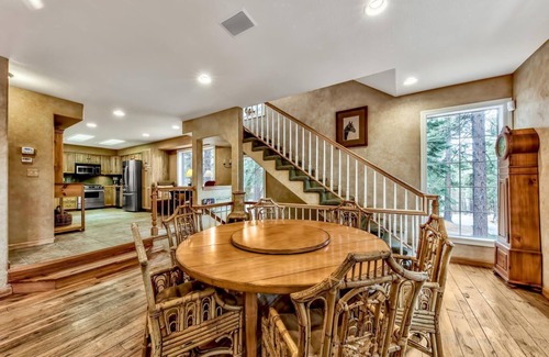South Lake Tahoe House | Heavenly Mountain Gem - Pets, Hot Tub