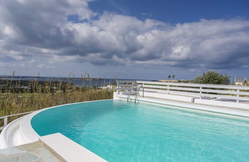 Nea Cryssi Akti Villa | Heavenly Paros Villa | Villa Emerald Cove | 4 Bedrooms | Fully Airconditioned.